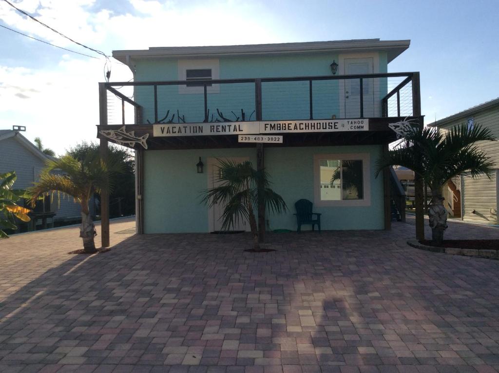 Fort Myers Beach House-on a canal