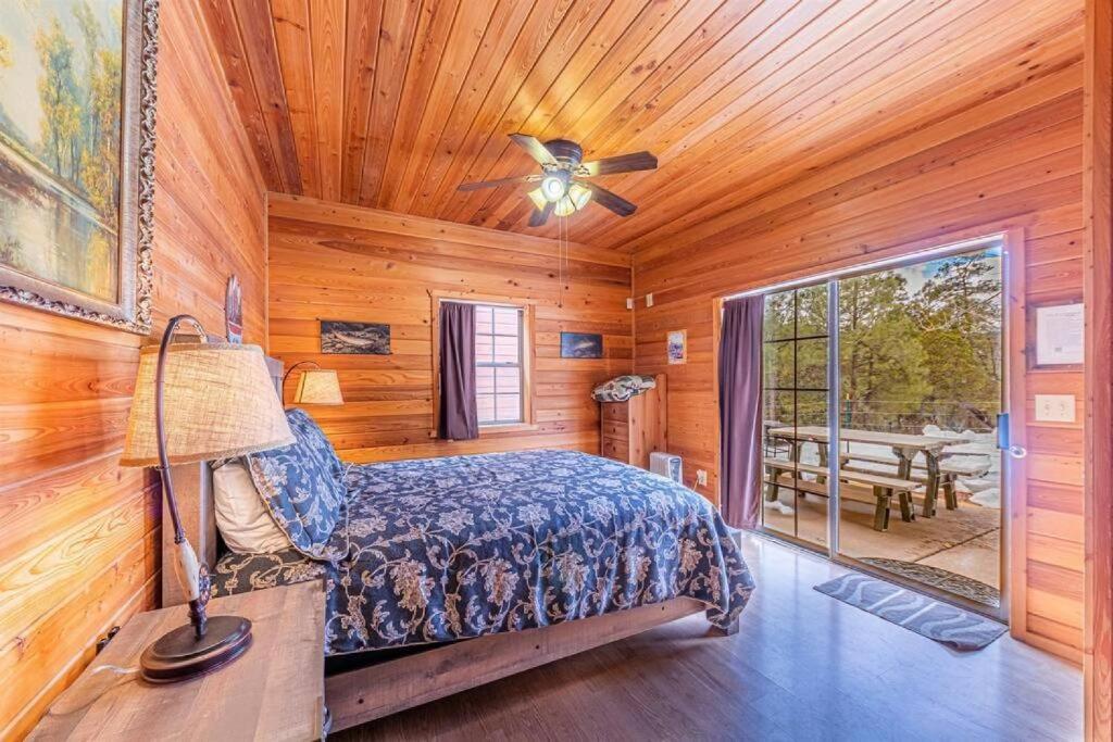 Cabin #5 Black Bear - Pet Friendly - Sleeps 6 - Playground & Game Room