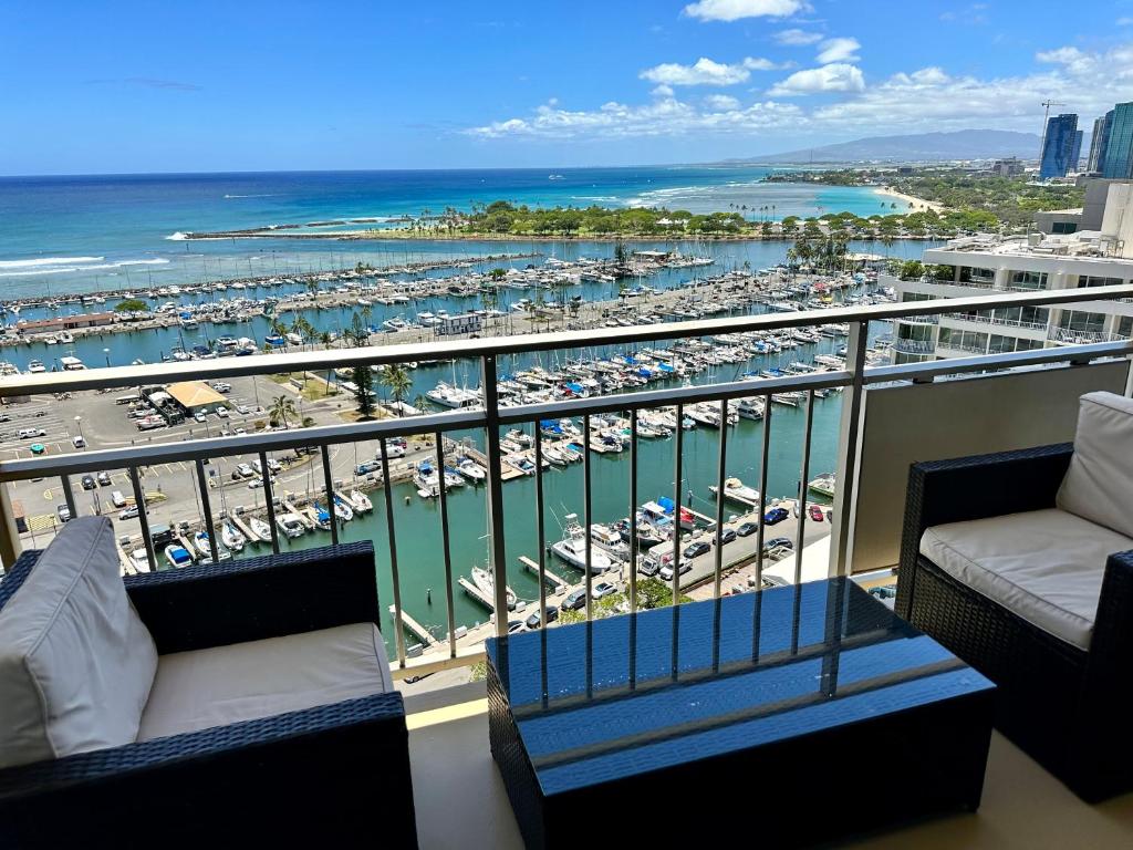 Serenity Waikiki ! Luxury Ocean Suite !