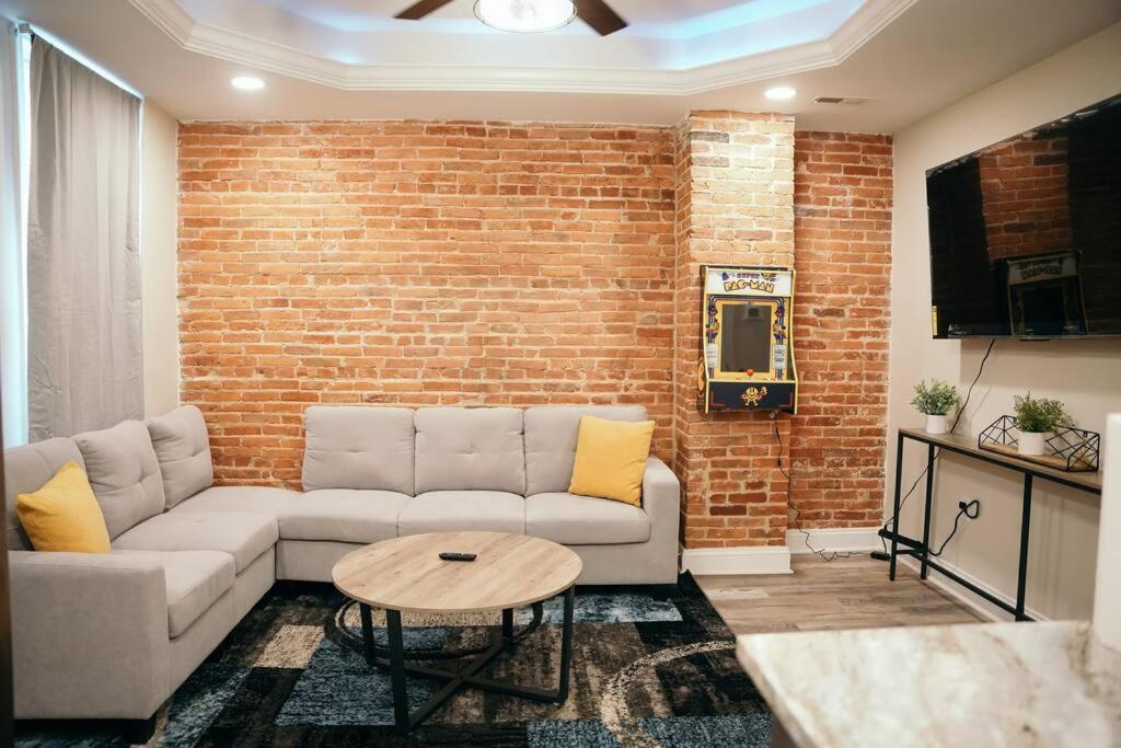 Sleek and Cozy Micro Fells Point Residence!