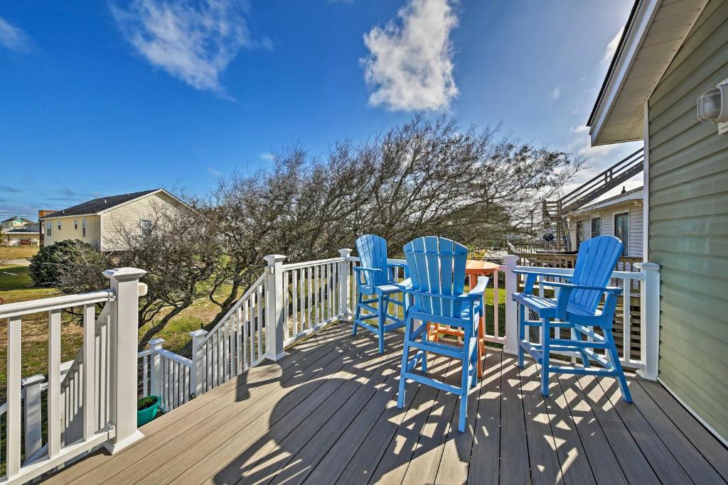 Coastal Home with Deck, Outdoor Shower Walk to Beach