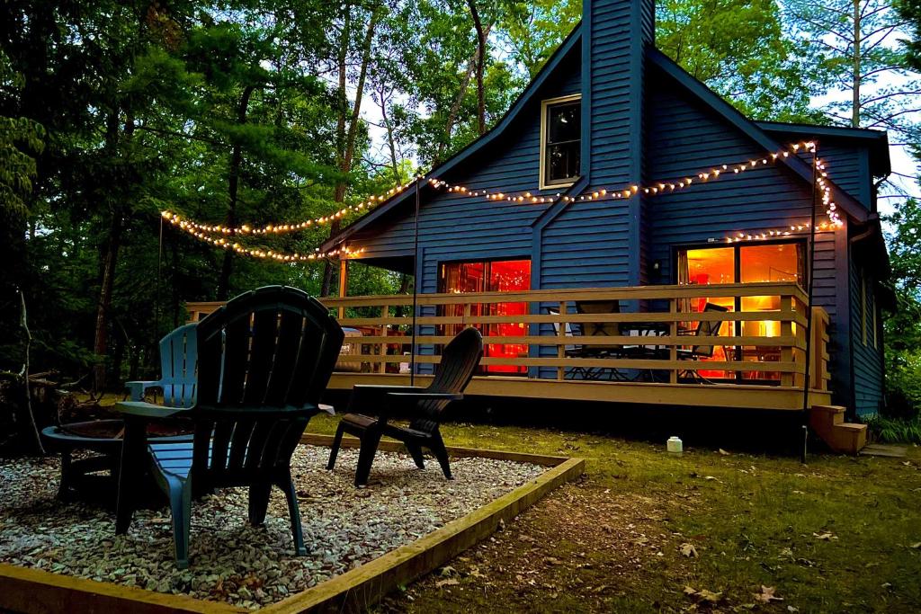 Quiet Cabin with Hot Tub Less Than 1 Mi to Bryce Resort!